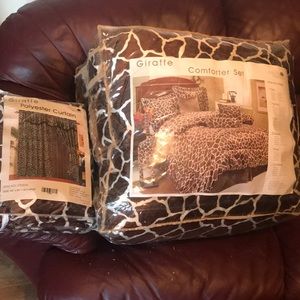 Comforter set (NIB)